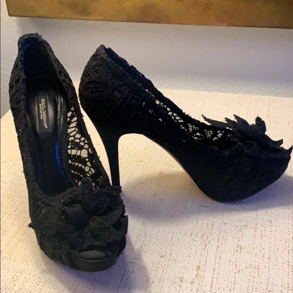 Dolce & Gabbana Gorgeous Black Lace Pumps!